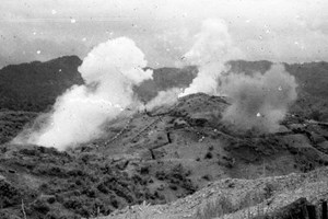 Ngày 13/3/1954, ngày mở đầu chiến dịch Điện Biên Phủ, đạn pháo của ta đã bắn trúng nhiều vị trí của địch trên đồi Him Lam, Độc Lập, Bản Kéo.